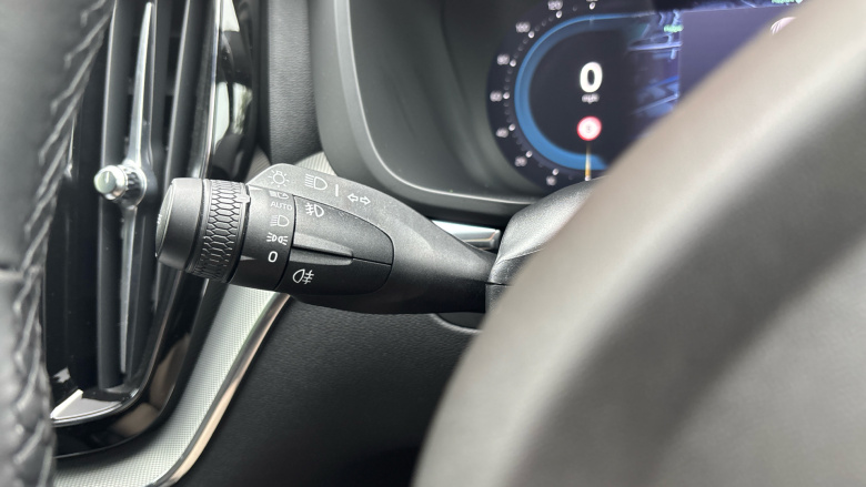 Volvo XC60 2.0 B5P Plus Black Edition 5dr AWD Geartronic Petrol Estate